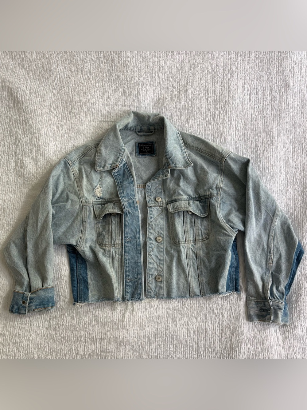 Abercrombie & Fitch Light Wash Cropped Denim Jacket - Women